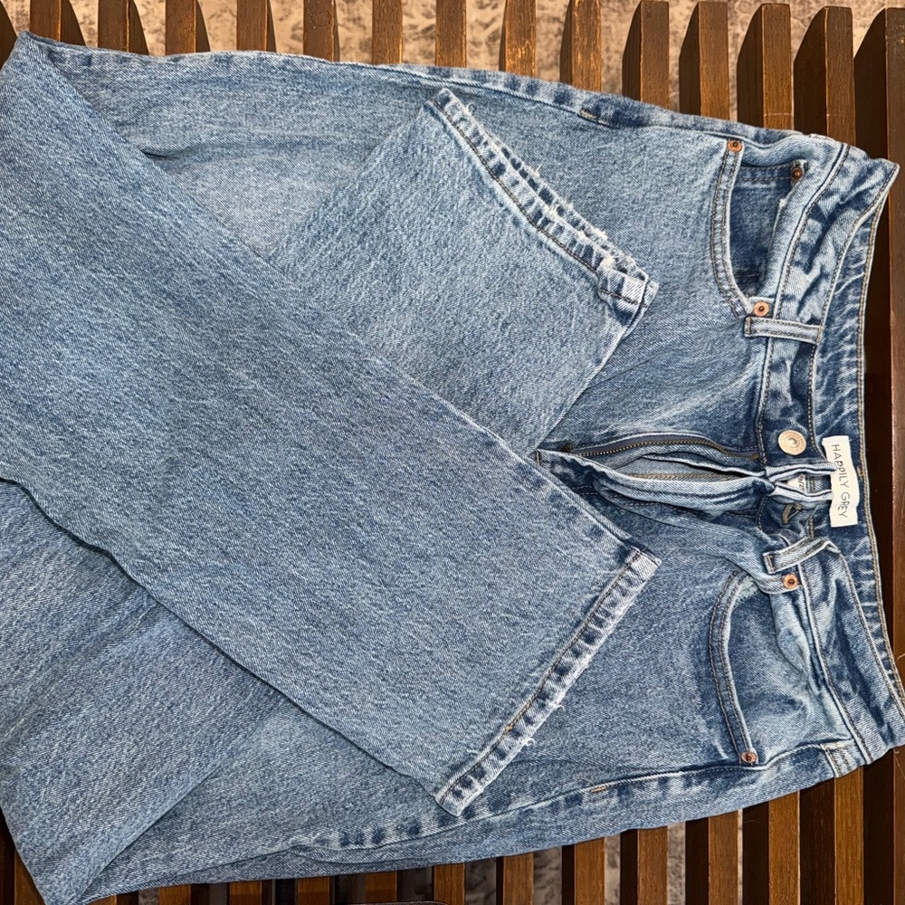 Classic Women’s Straight-Leg Jeans in Light Blue